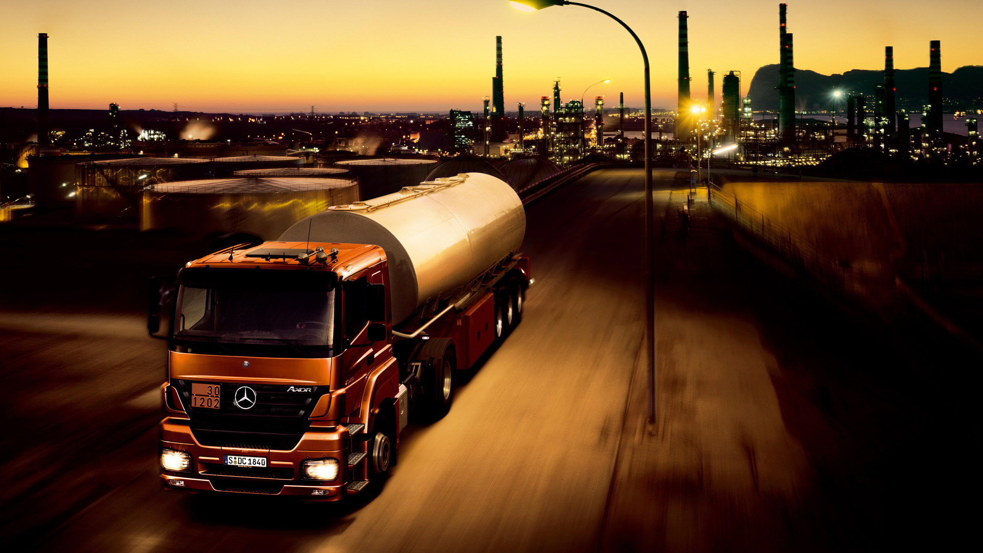 mercedes-truck-route-power-tank-cars-86OH